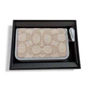 COACH TAN/BLUE SIGNATURE ZIP AROUND CARD CASE CO098 (NIB)